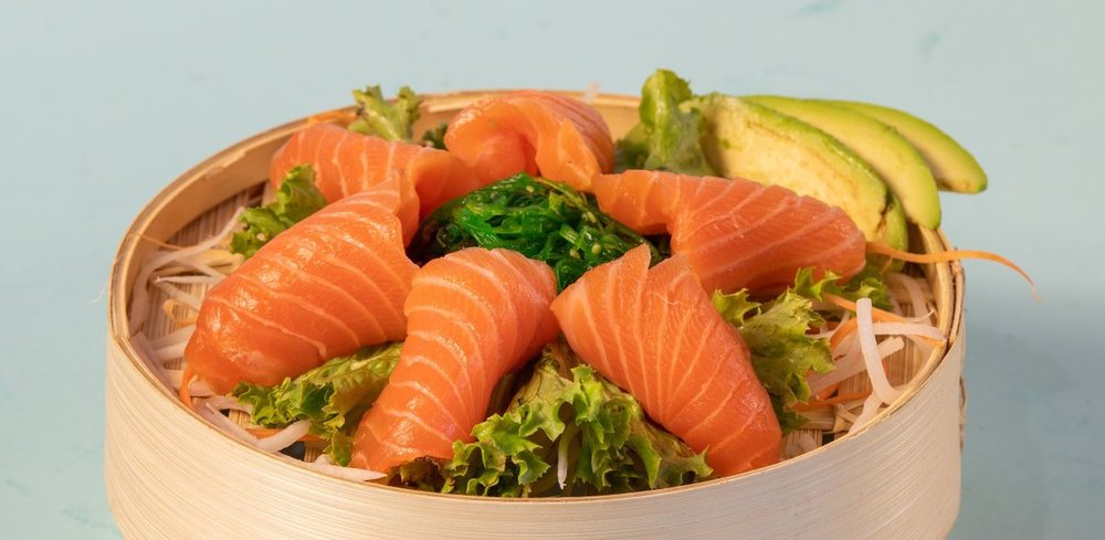 Sake (losos) sashimi